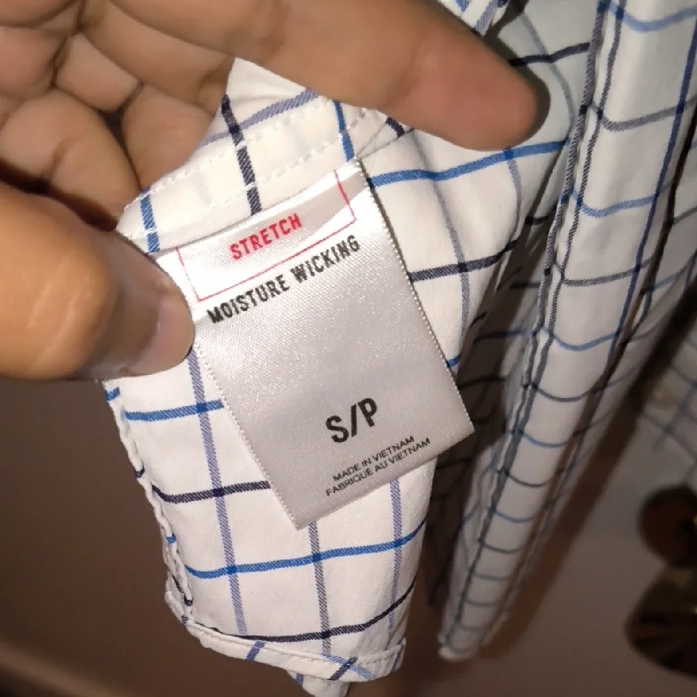 Express | Men's Checkered Button-Down Shirt - Picture 3 of 4